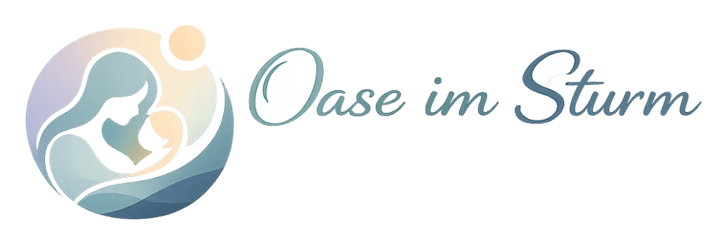 Ein Logo zeigt eine stilisierte Mutter mit Kind, eine Sonne und den Schriftzug Oase im Sturm in eleganter Schreibschrift